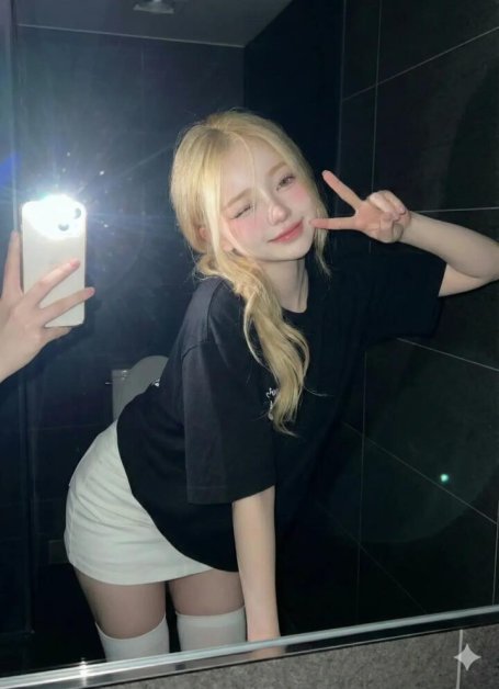 美女进浴室时闪光灯直射