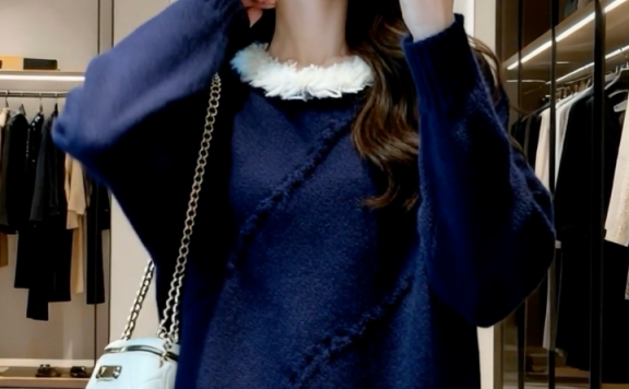 女装服装自拍模特